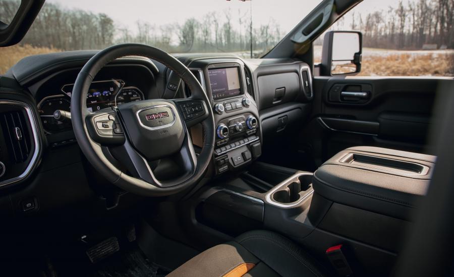Торпедо GMC Sierra 2500 HD AT4 Crew Cab 2019 года  (фото 31 из 40)
